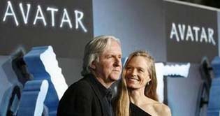 Avatar leads box office for second weekend